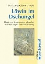 Löwin im Dschungel